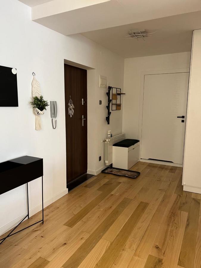 Apartament W Centrum Premium Ustrzyki Dolne Exterior foto