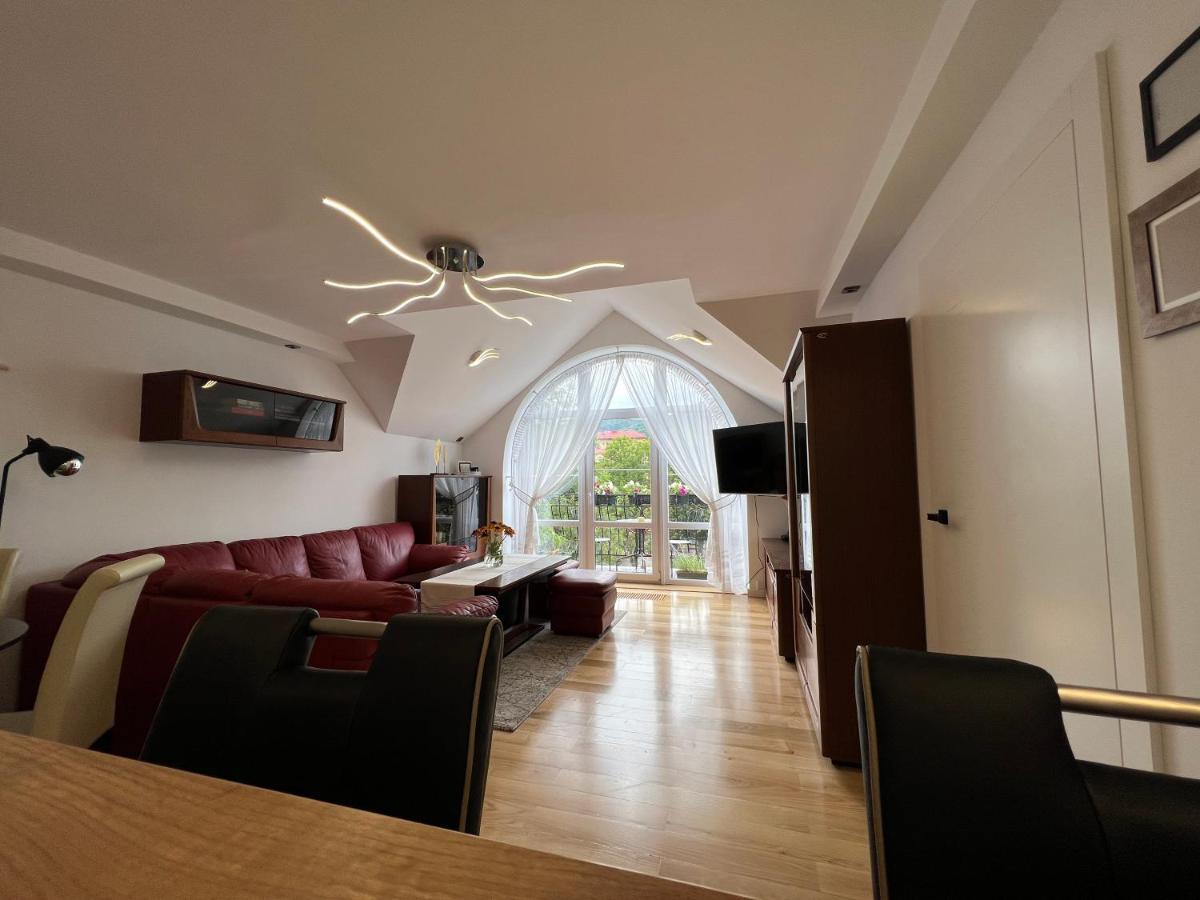 Apartament W Centrum Premium Ustrzyki Dolne Exterior foto