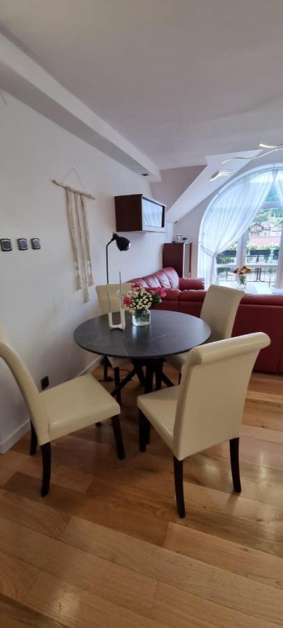 Apartament W Centrum Premium Ustrzyki Dolne Exterior foto