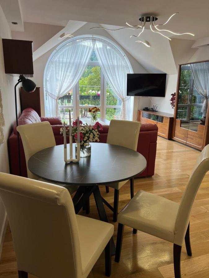 Apartament W Centrum Premium Ustrzyki Dolne Exterior foto